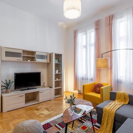 Cozy Home By Bella In The Heart Of بودابست المظهر الخارجي الصورة