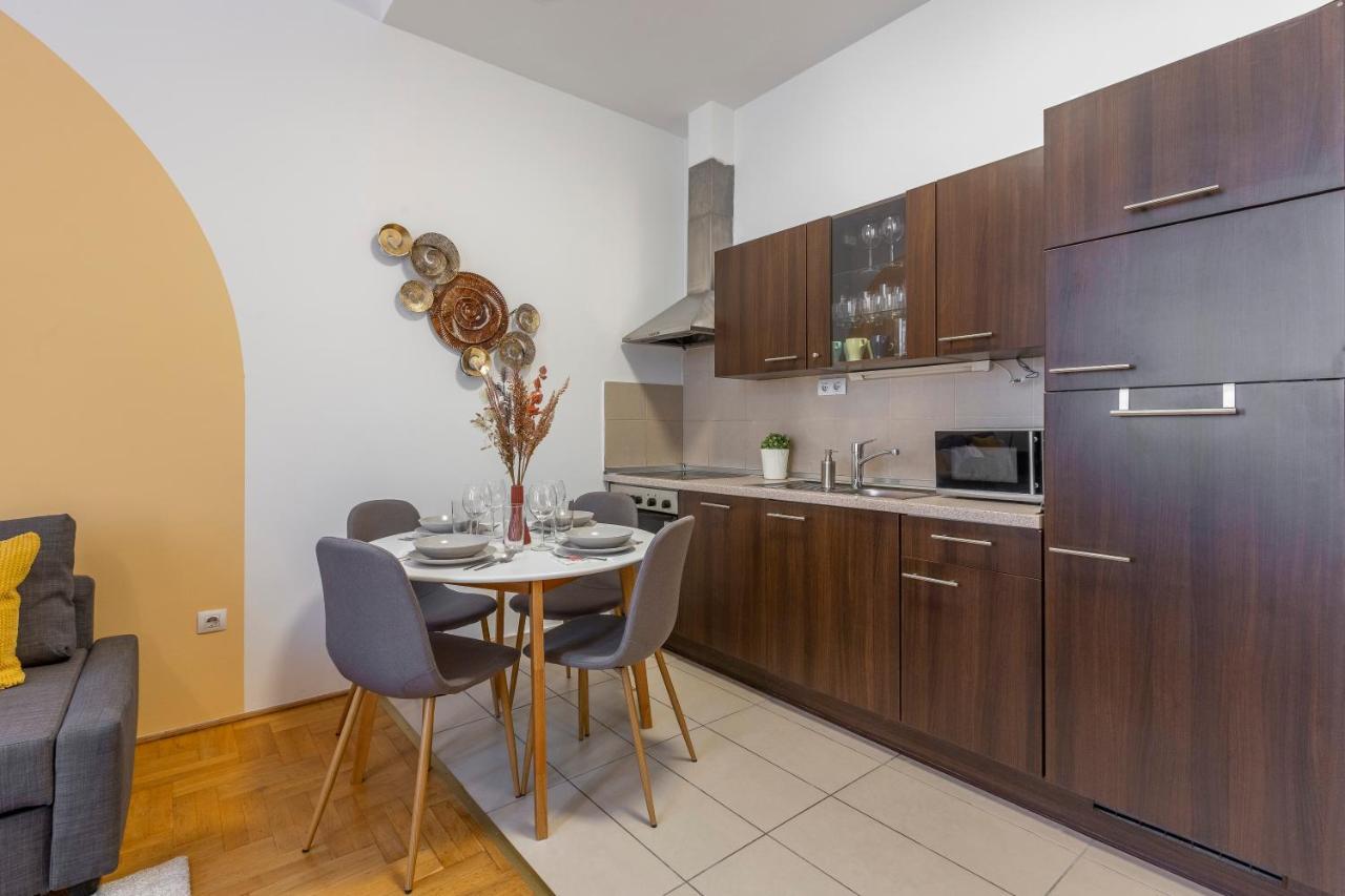 Cozy Home By Bella In The Heart Of بودابست المظهر الخارجي الصورة