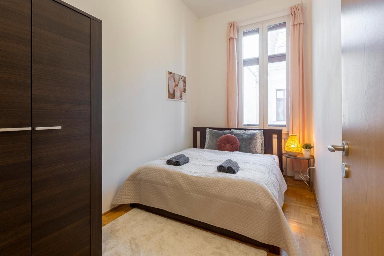 Cozy Home By Bella In The Heart Of بودابست المظهر الخارجي الصورة