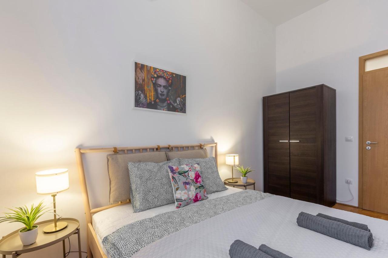 Cozy Home By Bella In The Heart Of بودابست المظهر الخارجي الصورة